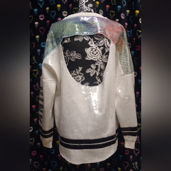 LIMITED RELEASE VS Pink Bling Shirt🤩 - Picture 5 of 7